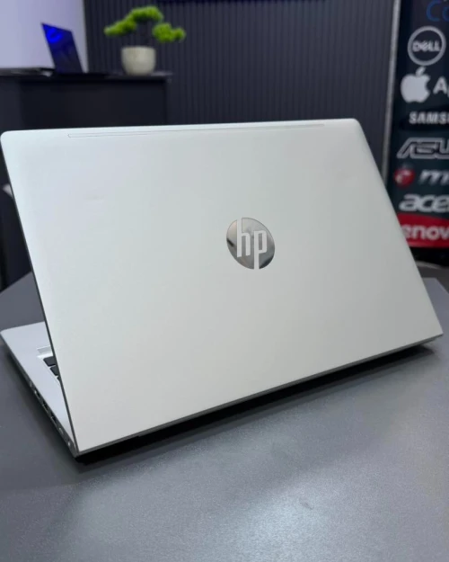 HP PROBOOK 445 G9  AMD RYZEN 5 5625U 2.40 GHz 8GB DDR4 256GB SSD AMD RADEON GRAPHICS  ECRAN 14P FHD