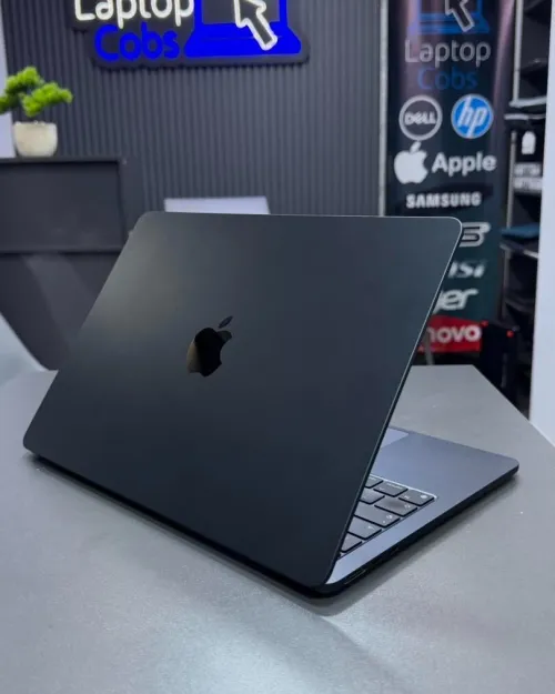 MACBOOK AIR M2 2022 CPU : M2  RAM  24Gb DISK  1000Gb  SSD ECRAN 13 BATTERIE : cycle 145 95%