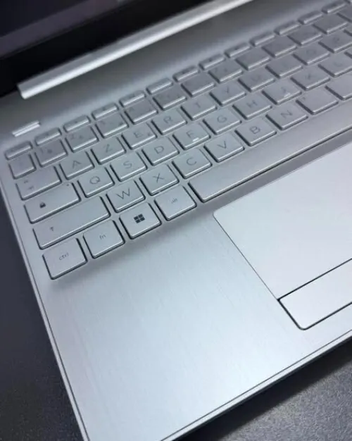 HP LAPTOP 15 INTEL i7-1165G7 2.8GHZ up to 4.7ghz RAM 8GB DDR4 DISK 512GB SSD nvme  INTEL IRIS XE GRAPHICS  ECRAN 15.6INCH FHD