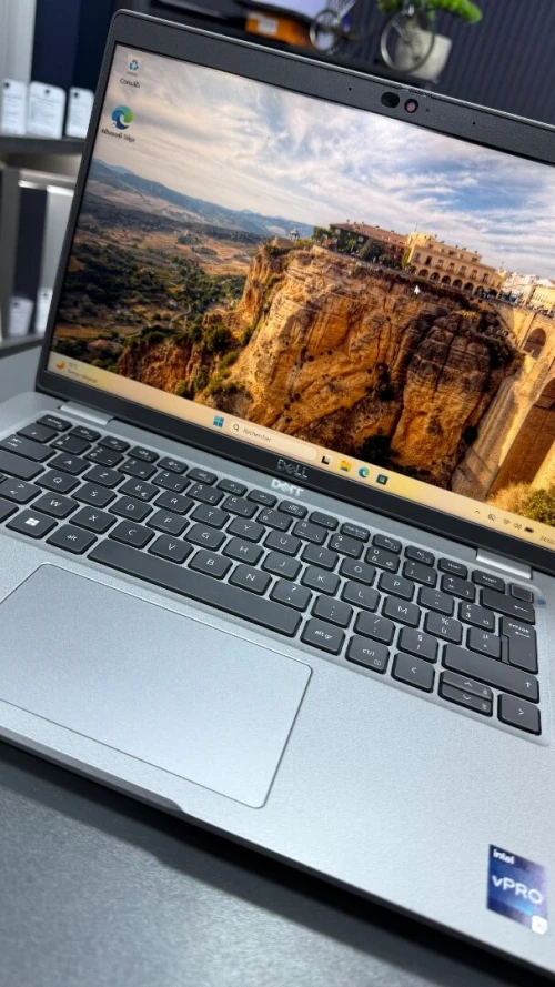 DELL LATITUDE 5430 INTEL I5-1245U 1.60GHZ up to 4.4ghz RAM 8GB DDR4 DISK 256GB SSD nvme INTEL IRIS XE GRAPHICS ECRAN 14P FHD