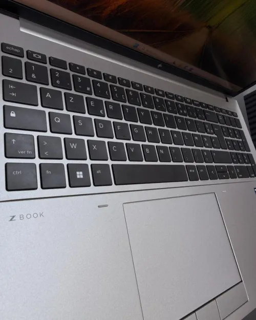 HP Z BOOK FURY 16 G10 INTEL i7-13850HX 2.1GHz up to 5.3GHZ 32GB DDR5 512GB SSD NVME INTEL UHD GRAPHICS NVIDIA RTX 2000ADA 8GB ECRAN 16- INCH FHD +