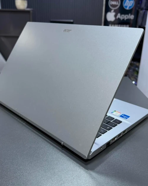 ACER ASPIRE 3 INTLE i5-1235U 1.30 GHz 16g ddr4 512 ssd nvme 15.6"
