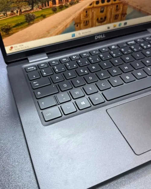 DELL LATITUDE 7320  INTEL I5-1145G7 2.6GHZ up to 4.4ghz RAM 8GB DDR4 DISK 256GB SSD nvme INTEL IRIS XE GRAPHICS ECRAN 13.3P FHD
