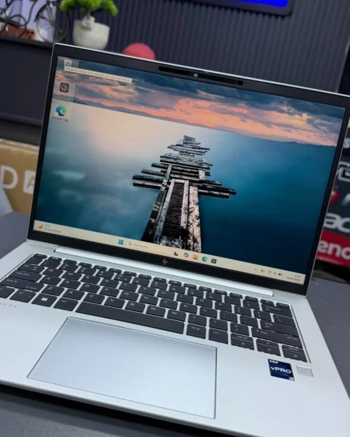HP ELITEBOOK 840 G9 INTEL i5-1245U 1.6GHZ up to 4.4GHZ 16GB DDR5 256GB SSD NVME INTEL UHD GRAPHICS ECRAN 14 INCH FHD