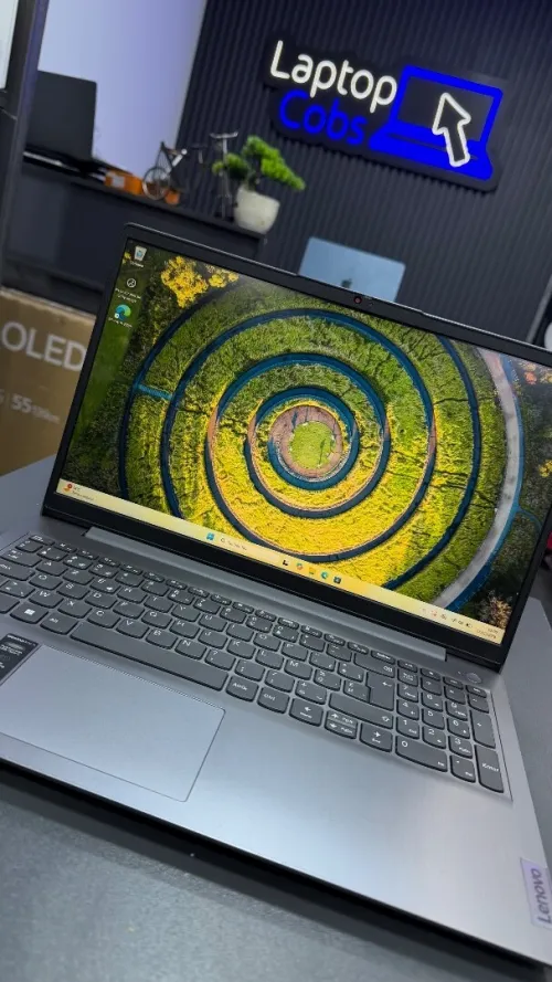 LENOVO IDEAPAD 3 RYZEN 7 5825U 2.0GHZ up to 4.5ghz RAM 8GB DDR4 DISK 512GB SSD nvme AMD RADEON TM GRAPHICS 2GB ECRAN 15.6P FHD+