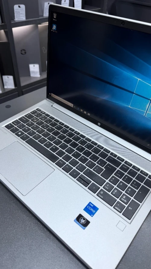 HP PROBOOK 450 G9 i5-1235U (12eme) 2.50GHZ 8GB DDR5 256Gb SSD nvme INTEL IRIS XE GRAPHICS 15.6 FHD