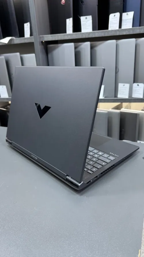 HP VICTUS 16 RYZEN 7 7840HS 3.80Ghz 16GB DDR5 512GB RADEON 780M RTX 4070 8Gb 16P FHD 144HZ