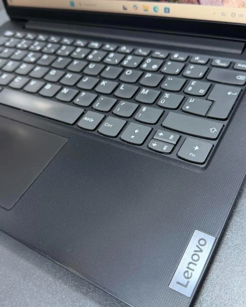LENOVO V14 INTEL I3-1315U 8g ram 256ssd nvme 14" FHD