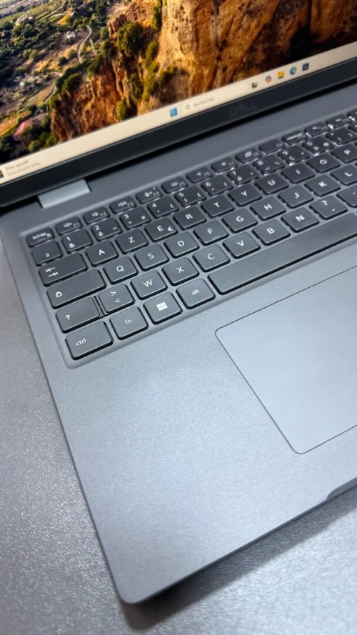 DELL LATITUDE 3550 INTEL I5-1335U (13em) 1.30GHZ 8GB DDR4 512GB SSD INTEL UHD GRAPHICS15.6P FHD