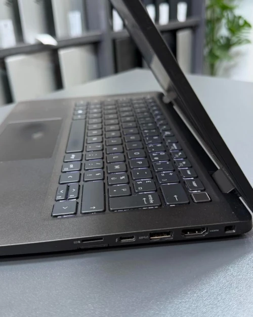 DELL LATITUDE 7320 i5 1145G7 2.60GHZ 16Gb DDR4 256gb SSD INTEL IRIS XE GRAPHICS ECRAN 14p  FHD 