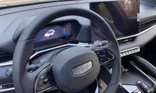 Geely Coolray 2025 