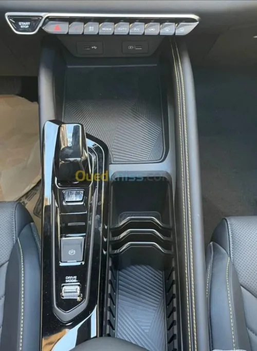 Geely Coolray 2025 