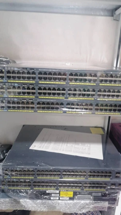 Switch Cisco Catalyst 2960 24/48 Ports PoE