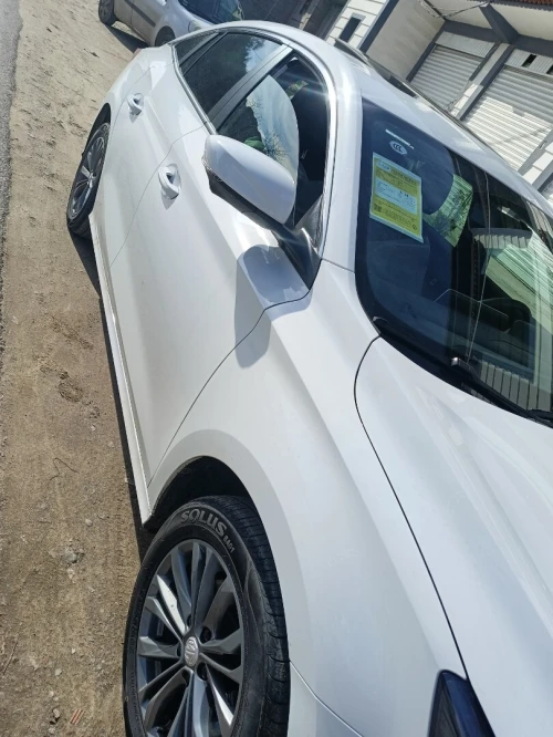 MG 5 2025 Luxury