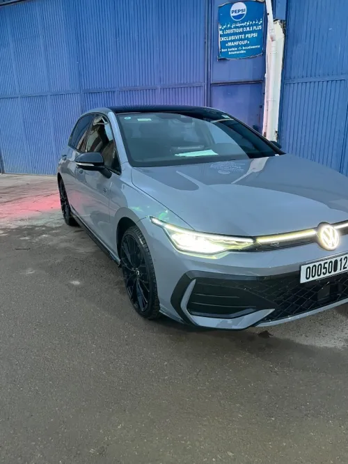 Volkswagen Golf 8 2025 R-Line