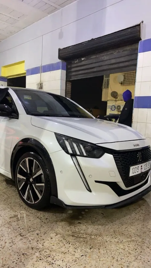 Peugeot 208 2023 GT