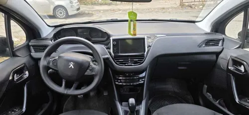 Peugeot 208 2013 208