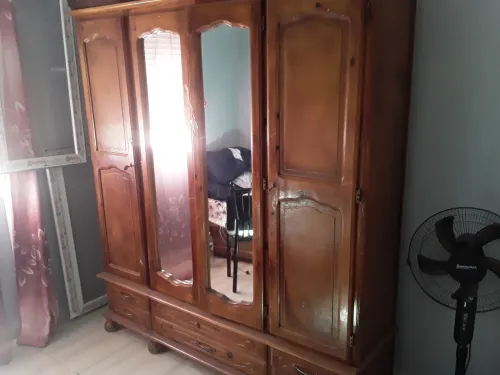 Armoire bone état 