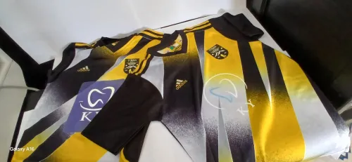 Impression Personnalisée sur T-shirt (DTF & Sublimation)