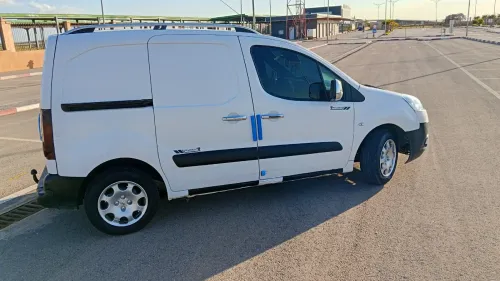 Peugeot Partner B9 2015