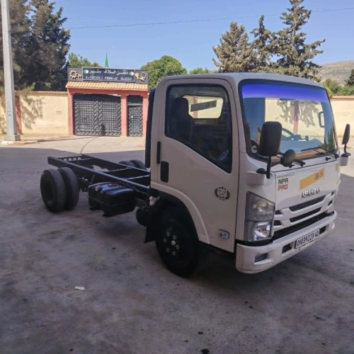 Isuzu NPR PRO 