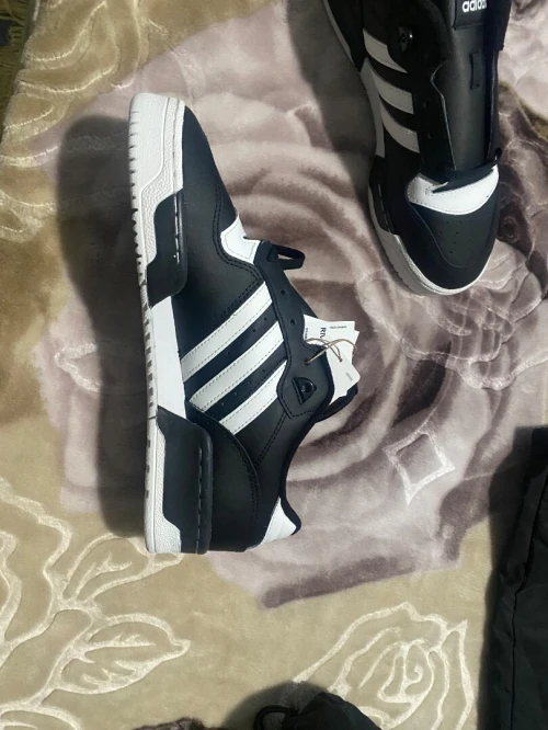Adidas habat kaba.  Pionture. 42.