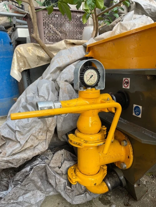 Tt neufe jamais utilisée ,moteur tourne  bien