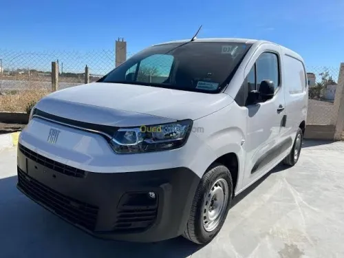 Fiat DOBLO italien 2024 0