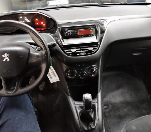 Peugeot 208 2015 Access