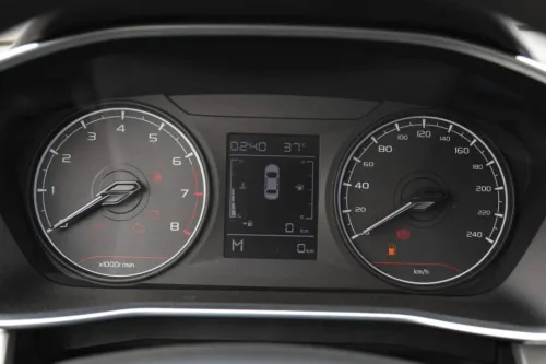 Geely Coolray 2026 MT SUNROOF