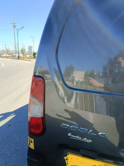 Fiat Doblo 2023 Italien 3 place