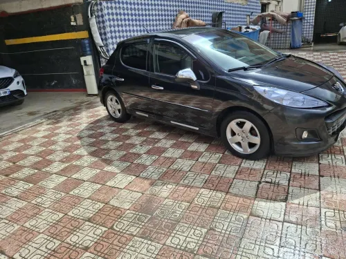 Peugeot 207 2011 