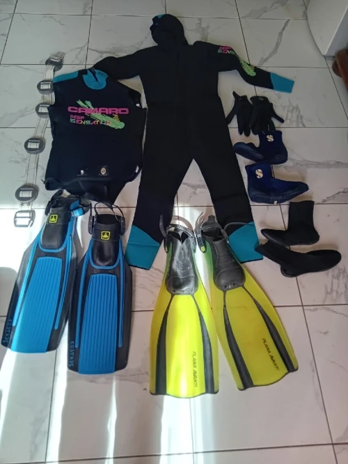 Tenue plongée sous-marine 