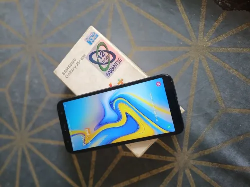 Samsung J6+
