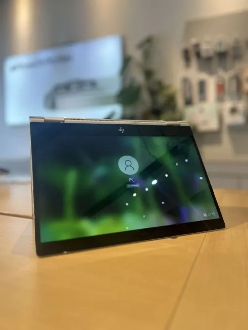 HP EliteBook X360 16RAM/256ROM G2  / I5 7eme Gen BON ÉTAT ( ÉCRAN TACTILE) À VENDRE