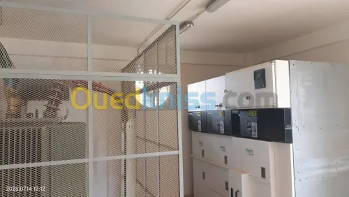 Poste transformateurs et groupe électrogène المحولات و المولدات الكهربائية