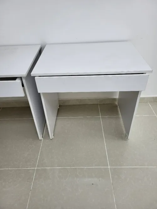 Petit bureau avec un tiroir 