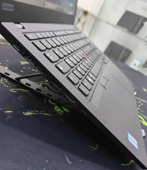 LENOVO THINKPAD X390  i5 8th GEN / 8 Go RAM / 256 Go SSD