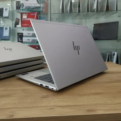 HP EliteBook 640 G11 | Core Ultra 5 135U | 16GB DDR5 | 512GB SSD | 14" Tactile | Neuf