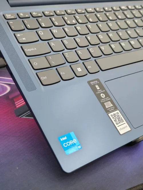 LENOVO IDEAPAD SLIM 3 i3-N305 8GB RAM 512 SSD 14" FHD NEUF SOUS EMBALLAGE