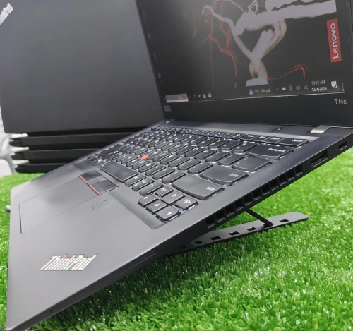Lenovo Thinkpad T14s Ryzen 5 pro 4650U 16GB 256SSD 14"FHD TACTILE Très bon État
