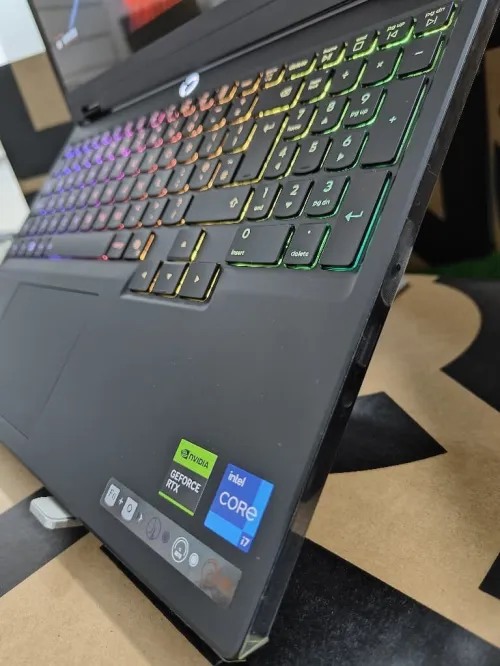LENOVO LEGION 5  i7 13 Gén  RTX 5050  Écran OLED QHD+ 165 Hz