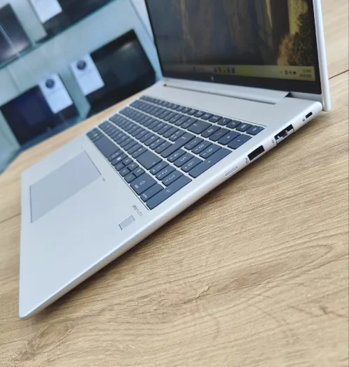 HP EliteBook 665 G11 | Ryzen 5 - 7535U | 16GB DDR5 | 512GB SSD | 16 FHD | Grand Écran & Puissance