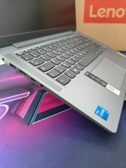 LENOVO IdeaPad Slim 3 i5-12450H 16G RAM 512SSD 14FHD JAMAIS UTILISÉ SOUS EMBALLAGE