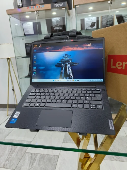 LENOVO V14 G4 I5 13420H 16GB RAM 512 SSD 14"FHD AVEC CARTABLE ORIGINAL NEUF JAMAIS UTILISE
