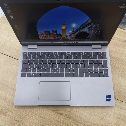 Dell Latitude 5540 | i7-1365U | 16GB RAM | 256GB SSD | 15" FHD | Comme Neuf
