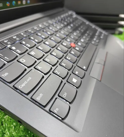 Lenovo Thinkpad E14 Gen2 i5-1135G7 16GB 256SSD 14"FHD Très bon étatD