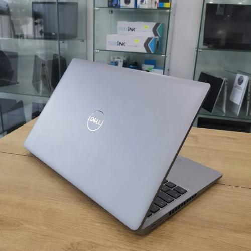Dell Latitude 5540 | i7-1365U | 16GB RAM | 256GB SSD | 15" FHD | Comme Neuf