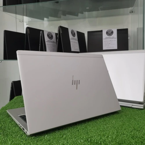 HP EliteBook 840 G8 | i7-1165G7 | 16GB RAM | 256GB SSD | 14" FHD | Très Bon État