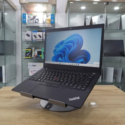 Lenovo ThinkPad T14 Gen 2 | Ryzen 5 PRO 5650U | 16GB RAM | 256GB SSD NVMe | 14" Full HD | Comme Neuf
